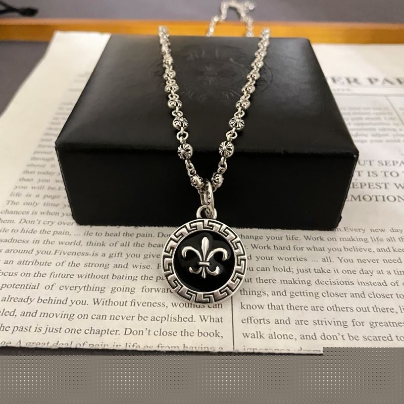 Ch**me He**ts necklaces